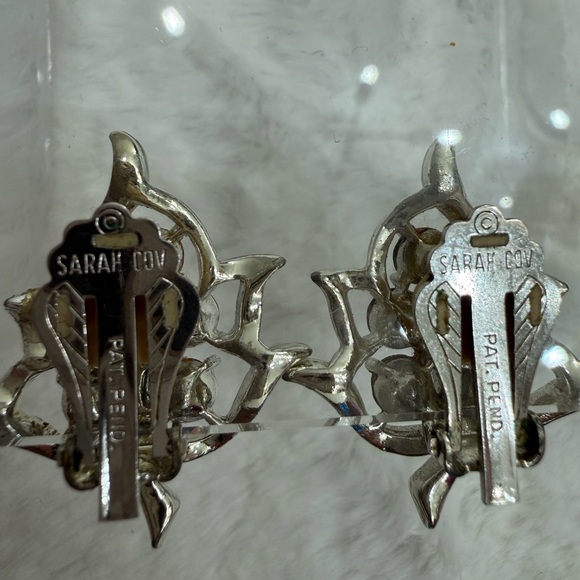 Vintage Sarah Coventry Aurora Borealis (iridescent) Clip-on Earrings - Picture 5 of 9